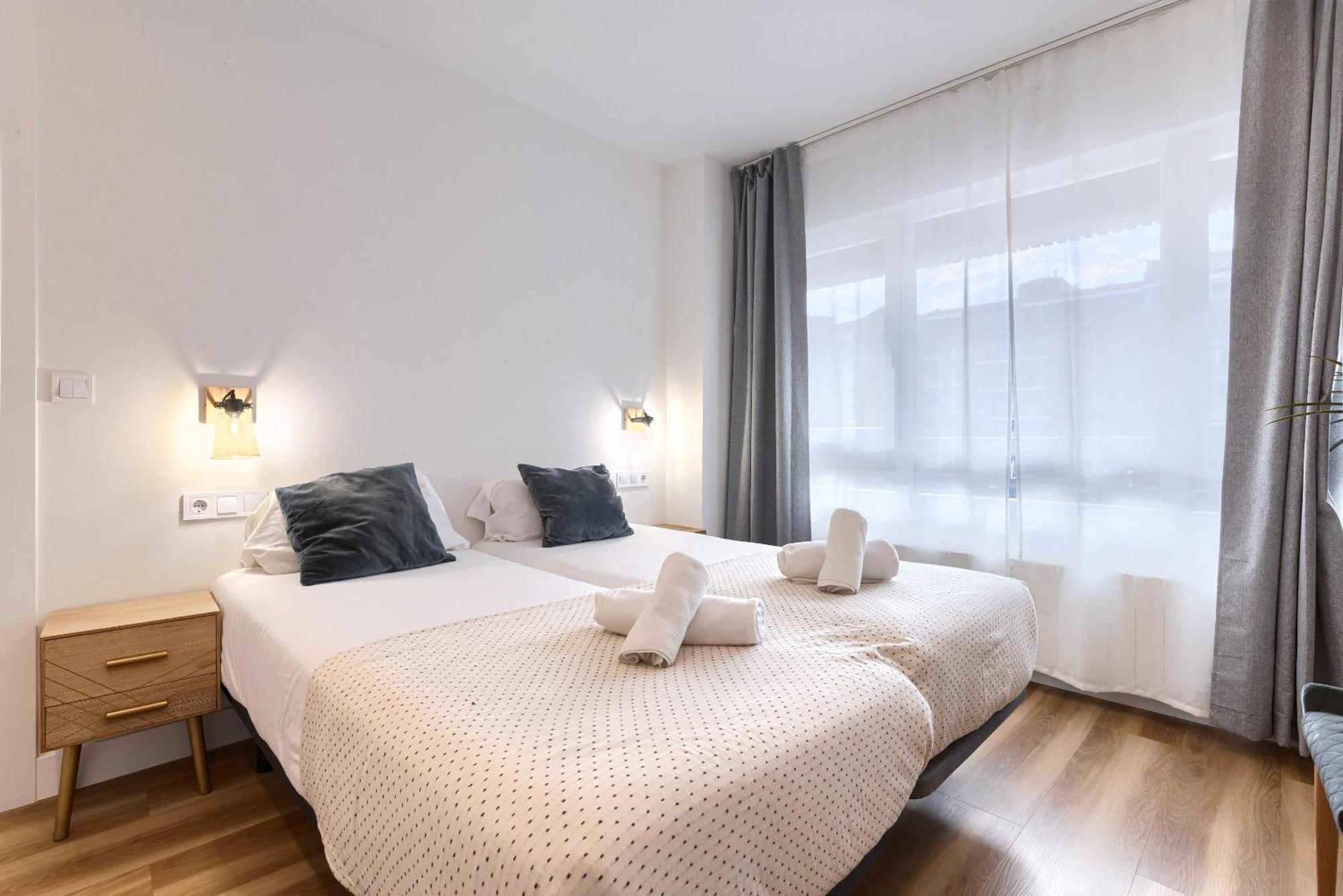 Deustown Apartamentos Bilbao Exterior photo